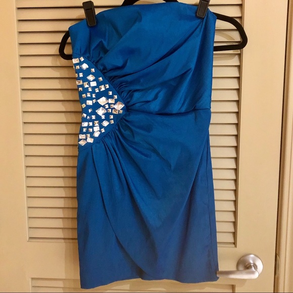 Royal Blue Structured Cocktail Dress - Picture 2 of 13